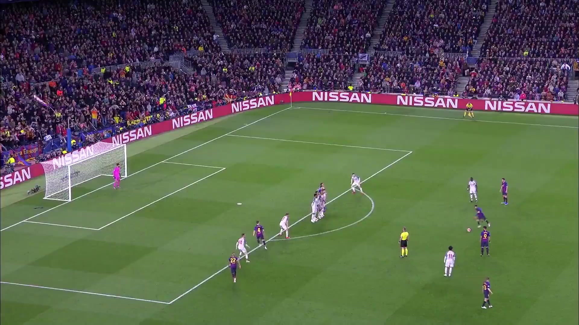 技术永远不会退步！再来回顾一下梅西当年对利物浦的超级任意球！