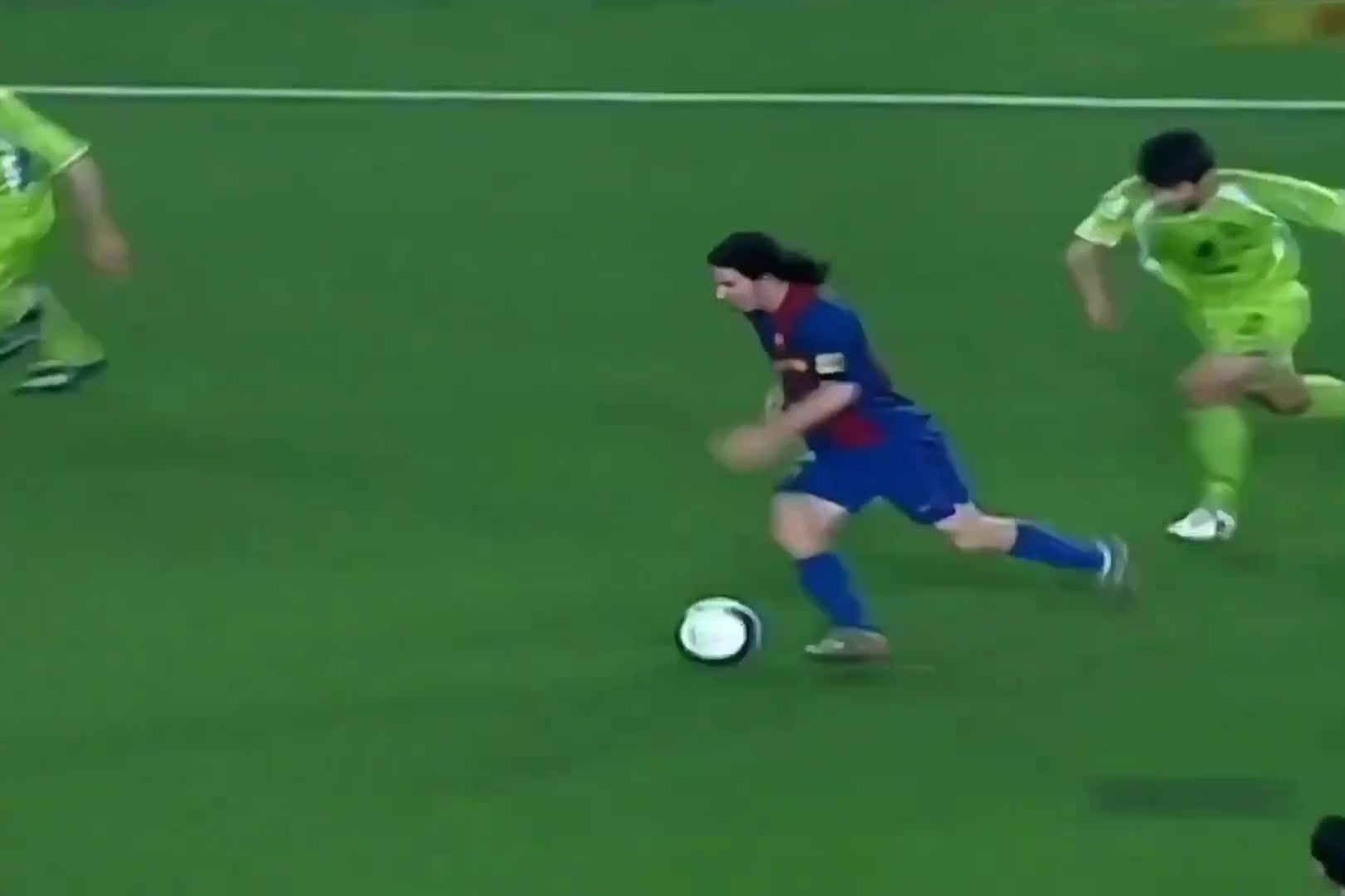 38岁梅西仿佛回到了19！回顾梅西经典一条龙