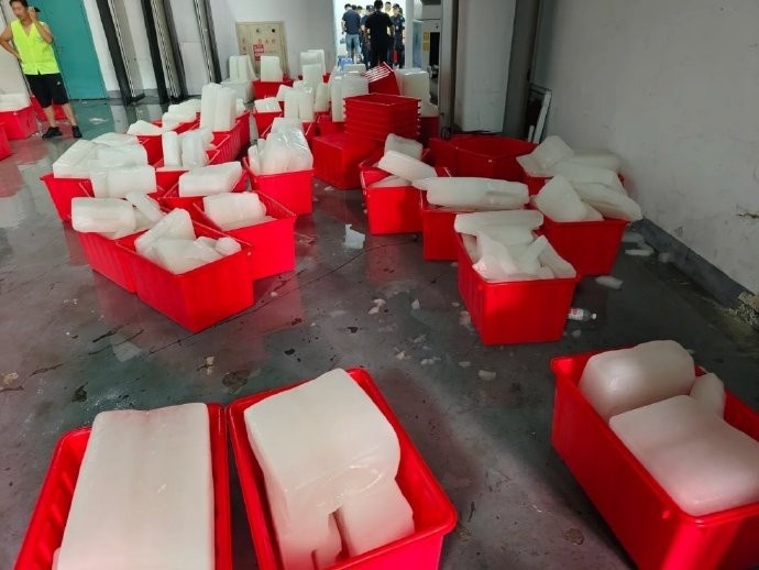 防暑！苏媒：淮安队、镇江队主场共准备105吨冰块+70个饮水点