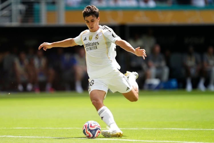 球星集锦：皇马新宠儿！来瞧皇马新星贡萨洛精彩集锦！