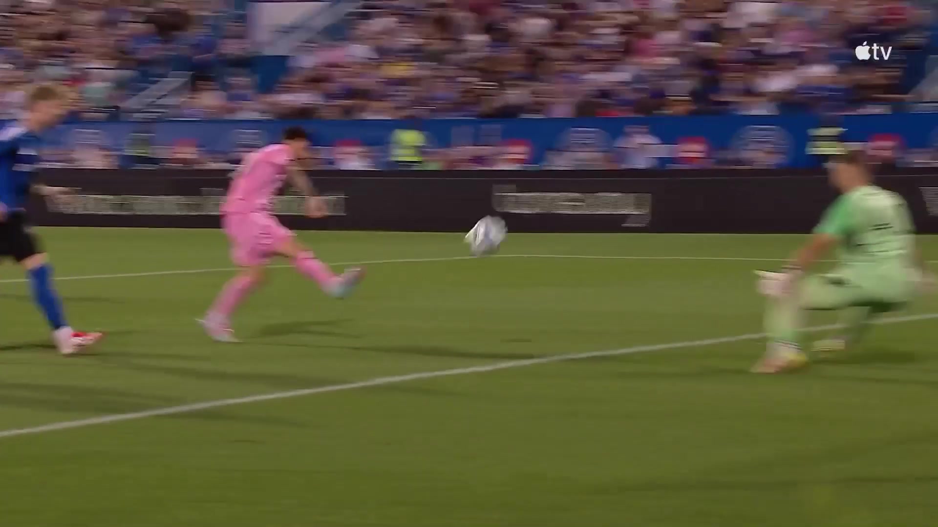 一周5佳球-重返19岁！梅西1v7一条龙&埃斯特旺小角度爆杆