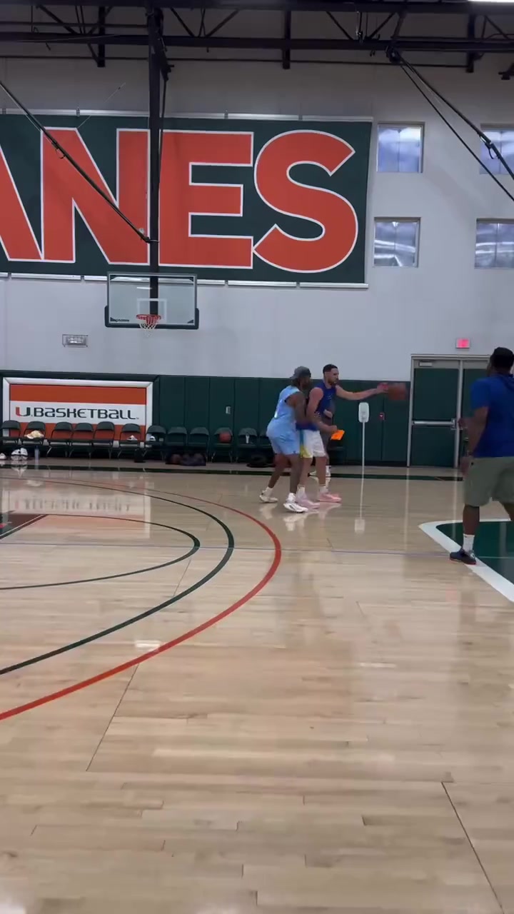 拉塞尔加盟独行侠立马便和克莱开启合练了