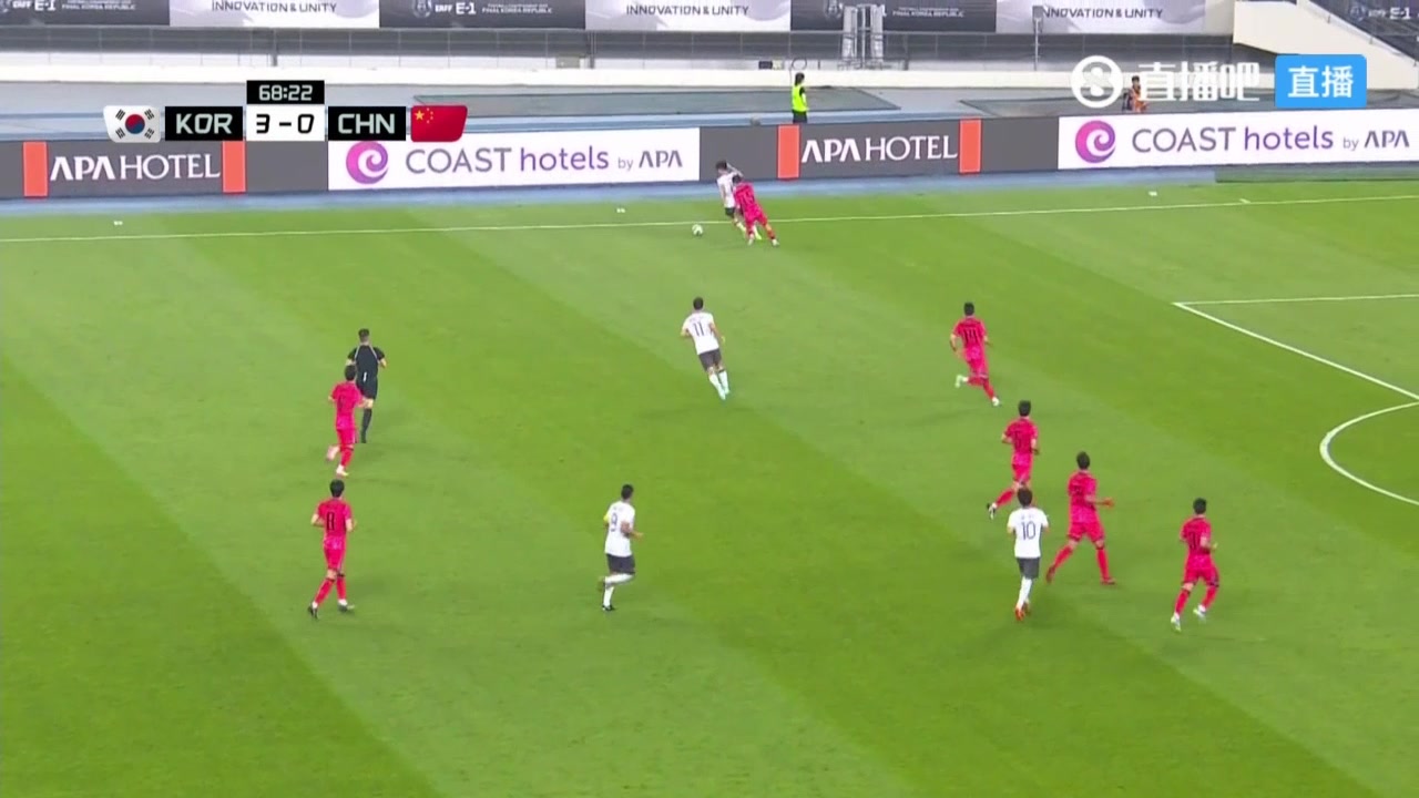 王钰栋上演精彩过人！解说：太厉害了！这纯粹是个人能力👍