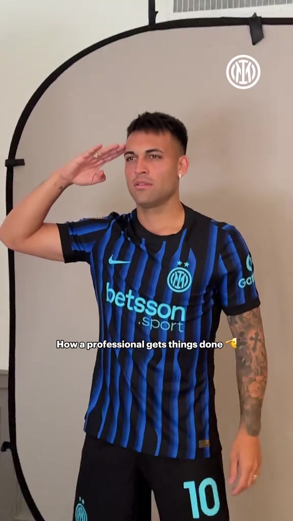 收拾心情，国米官推晒视频：劳塔罗拍摄新赛季定妆照😎