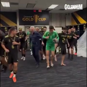 夏天的大赢家！阿吉雷带领墨西哥赢得金杯赛后跳舞！