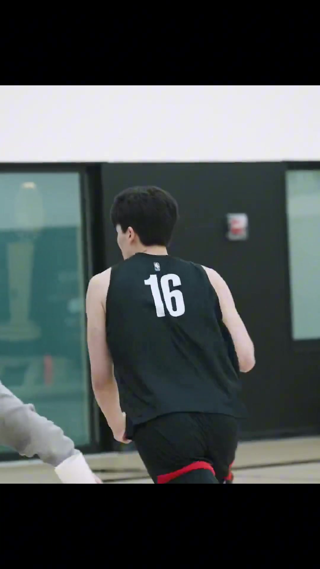 🔥杨瀚森训练DAY3视频来咯！网友：亚洲杯我让周琦打封闭上场！