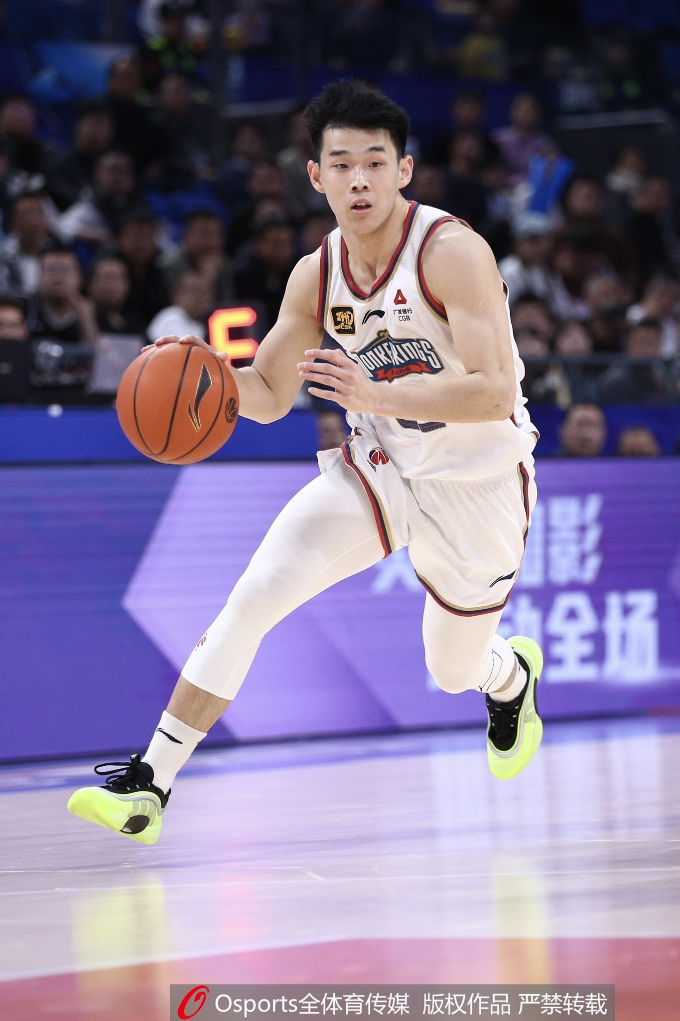 麦穗丰：NBA发展联盟的竞争非常残酷 很考验林葳的心理素质