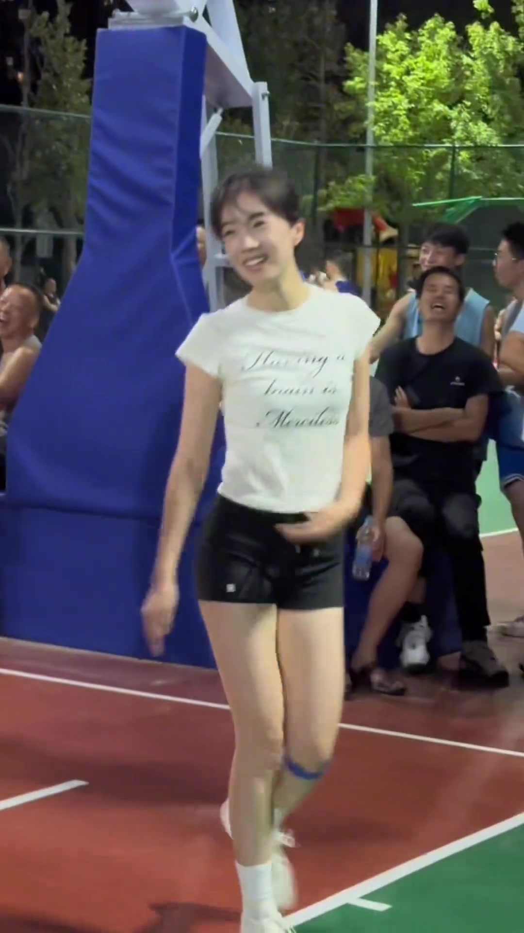 不懂就问：和女生打野球到底要不要认真防🤣🤣🤣