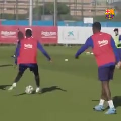招牌迷踪步！登贝莱多年前巴萨训练场上展现的无解技术！