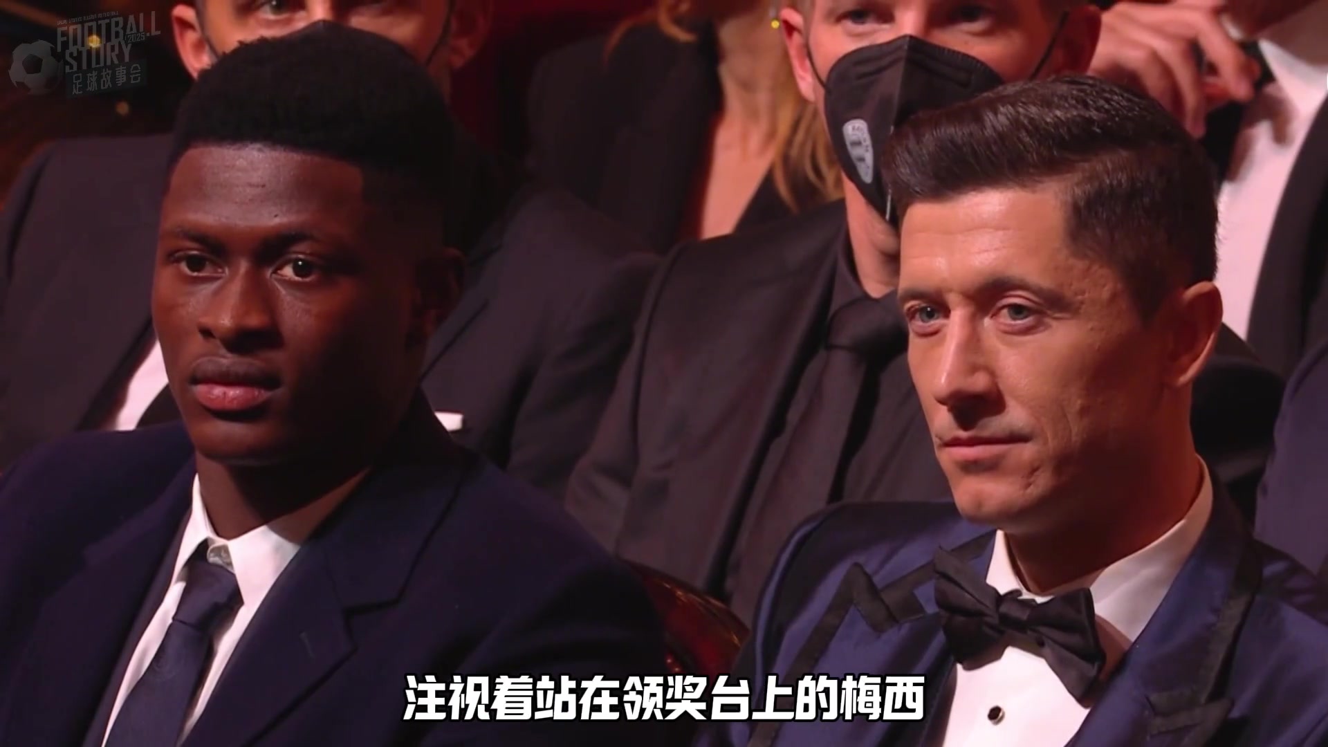 足球故事会：世界足坛欠莱万一座金球奖！