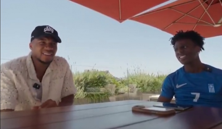 贴脸开大😜甲亢哥问字母哥要留在雄鹿吗：有可能让我们拭目以待