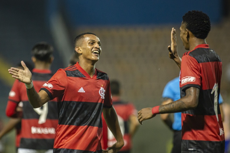 意媒：罗马全力推进韦斯利和里奥斯转会，已与前者已达个人协议