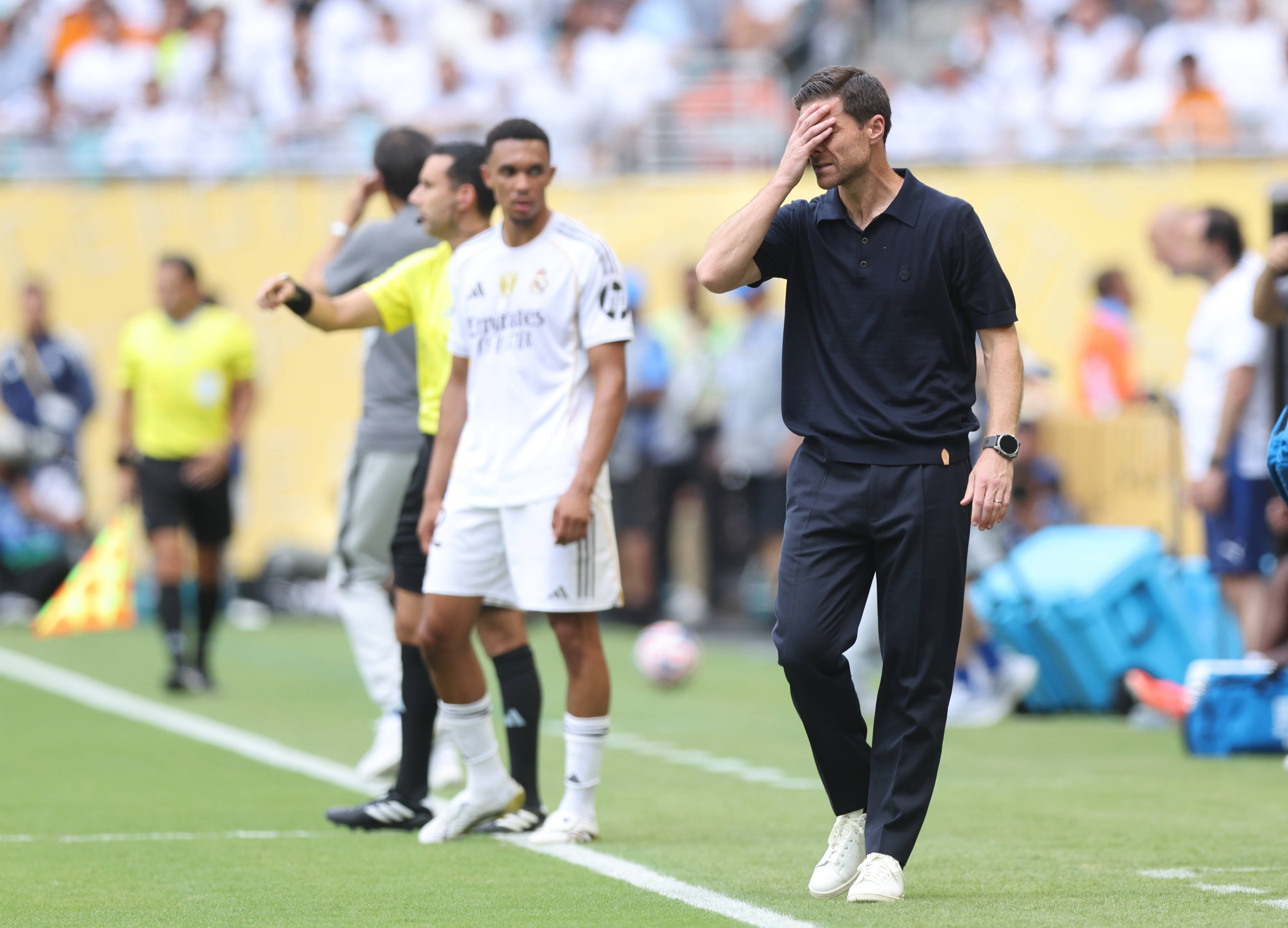 国际媒体报道巴黎大胜皇马，队报：他们就像碾压一只普通蚊子一样