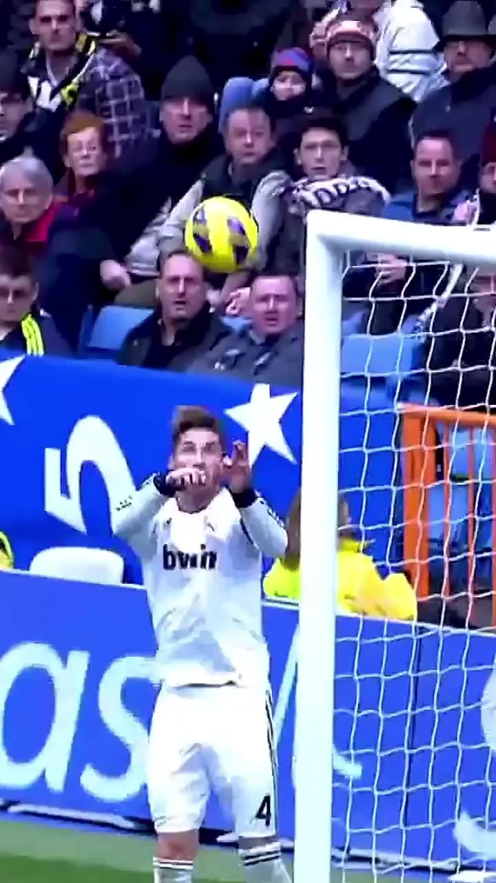 别以为顶死角就稳进了！超人拉莫斯成功拦截！