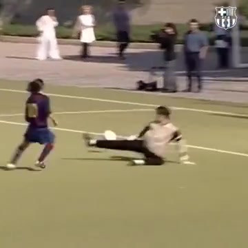 二十几年一直轻松过人！梅西年少时期的过人片段！