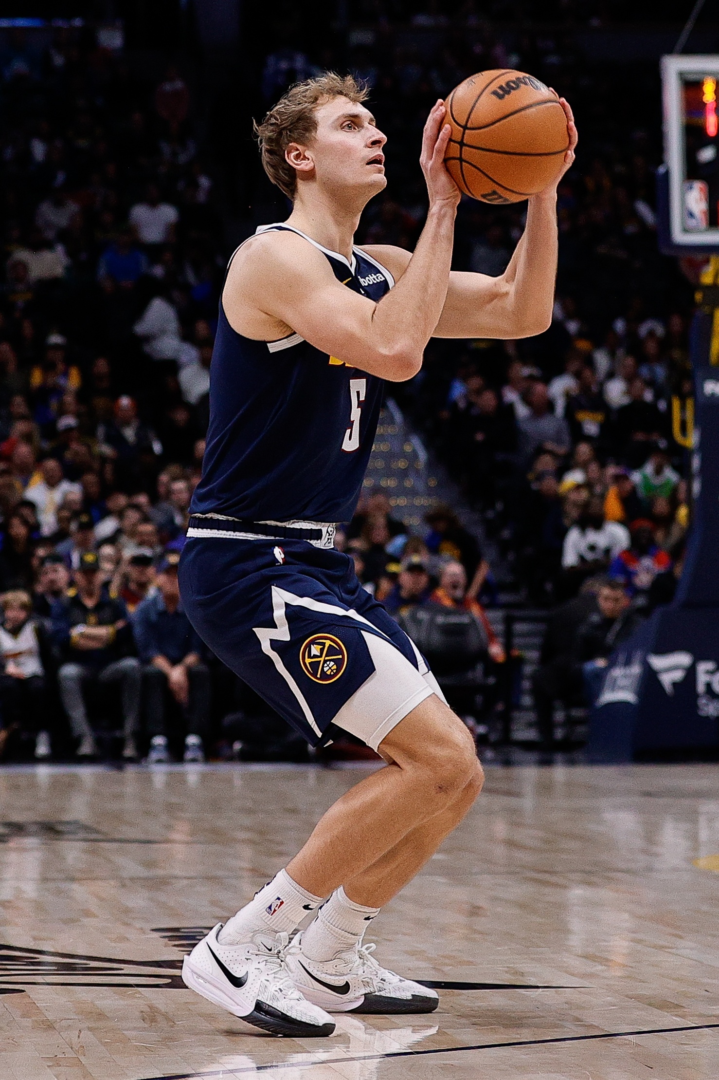 中规中矩！亨特-泰森14中4拿到12分11板2助2断