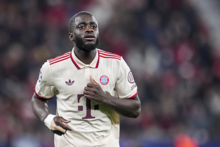 记者：孔帕尼计划让于帕继续踢主力并认可金玟哉，后者已经痊愈