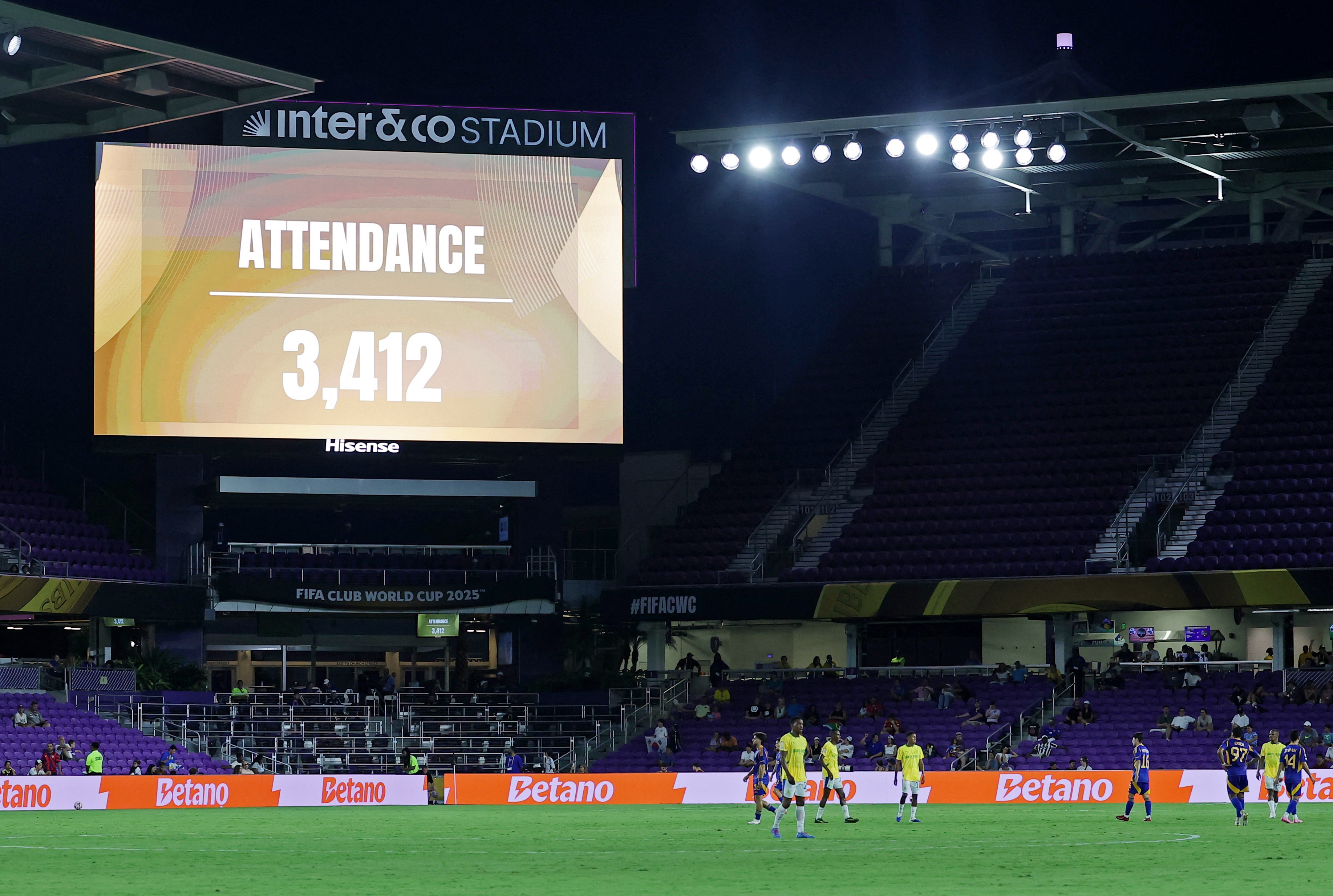 本届世俱杯有4场比赛上座人数低于一万！最低3412人蔚山HD占两场