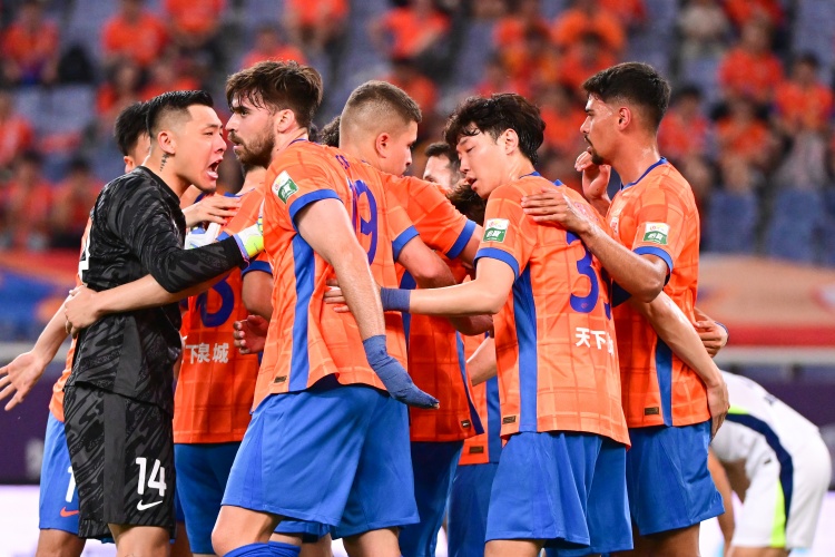 鲁媒：保级队积极补强&争冠队也没闲着，泰山队夏窗操作需要提速