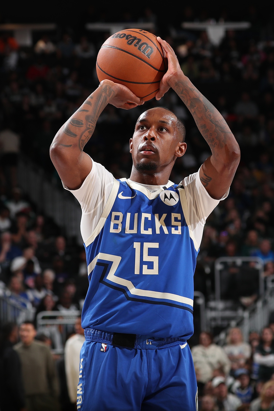 大心脏！雄鹿双向贾马里-布耶撤步三分压哨绝杀！全场贡献13+3+5