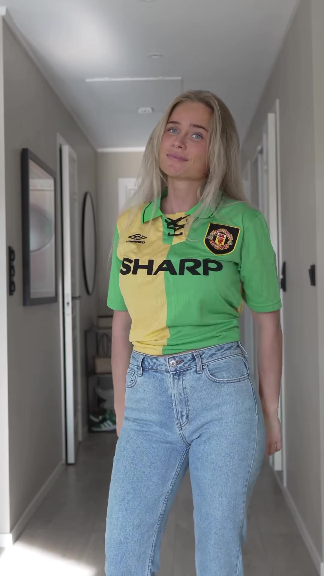 这是真曼联女球迷，这么多的球衣看得我眼花缭乱😍