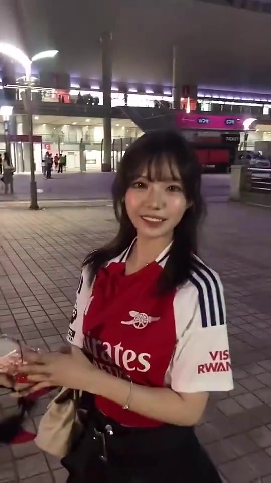 真不戳😍！阿森纳的韩国美女球迷颜值这么高啊