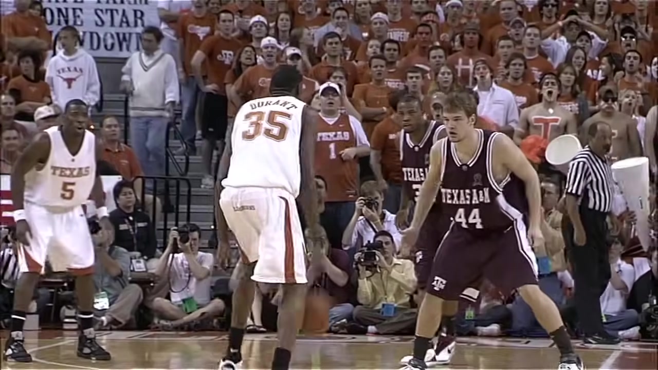 不愧是榜眼！KD在大学时期已经展现出顶级得分手的潜质了！