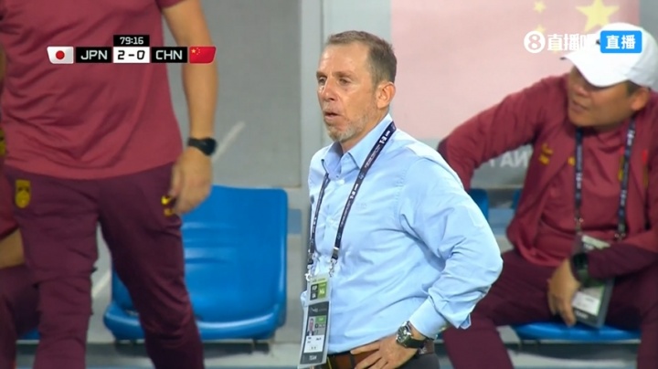 詹俊：技术底子薄节奏跟不上失误很多，国足能不能进一球赢一场?