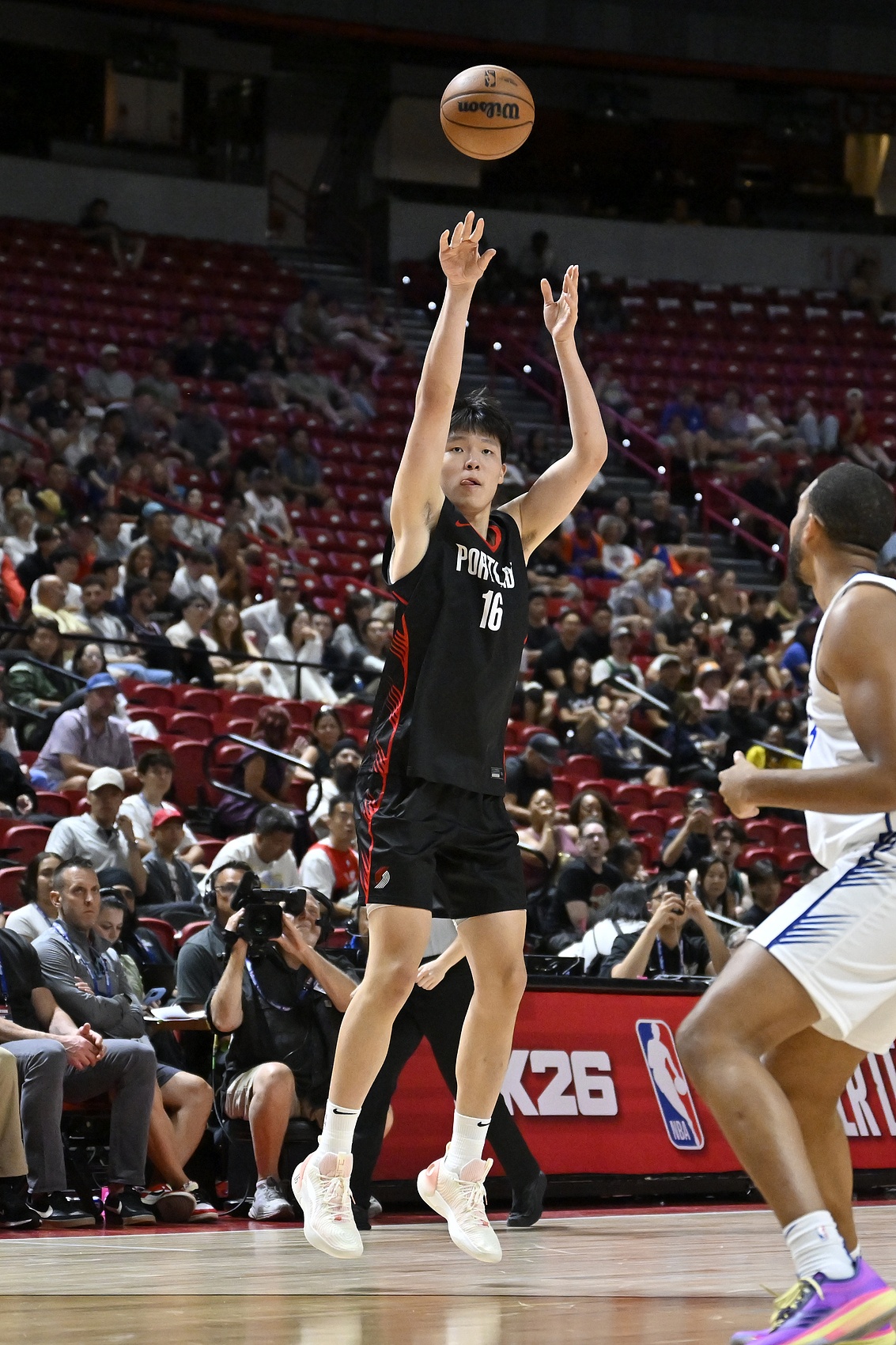 杨瀚森今日10分4板5助1断3帽！明日背靠背战灰熊 预测一下数据？