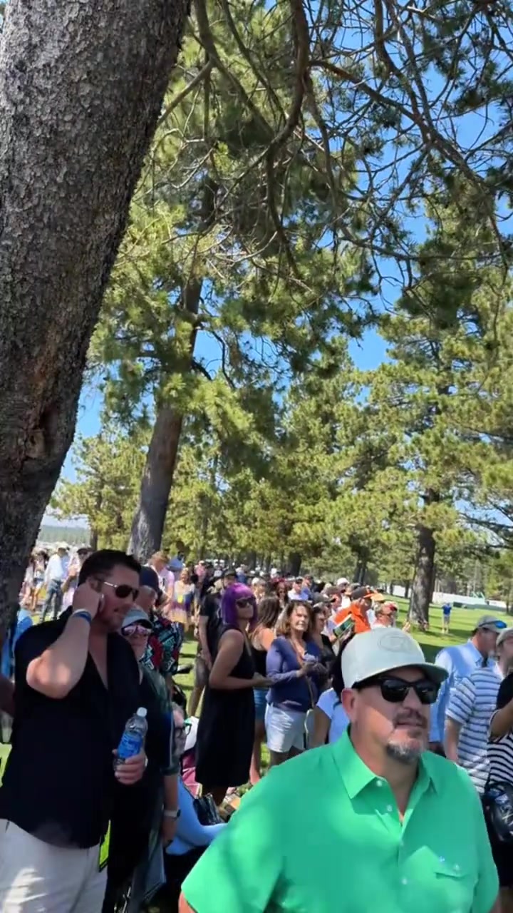 库里的影响力！库里现身打高尔夫被群众围观🤩🤩