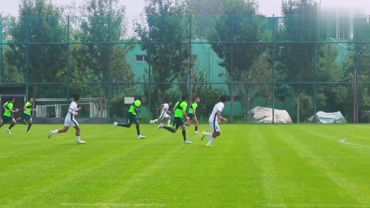 初生牛犊！国安U21小将李泽生在对阵一线队比赛中梅开二度👍