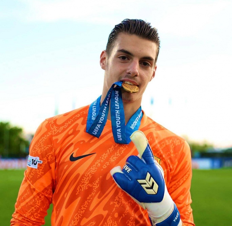 世体：巴萨19岁门将雅科比什维利外租安道尔FC只待官宣