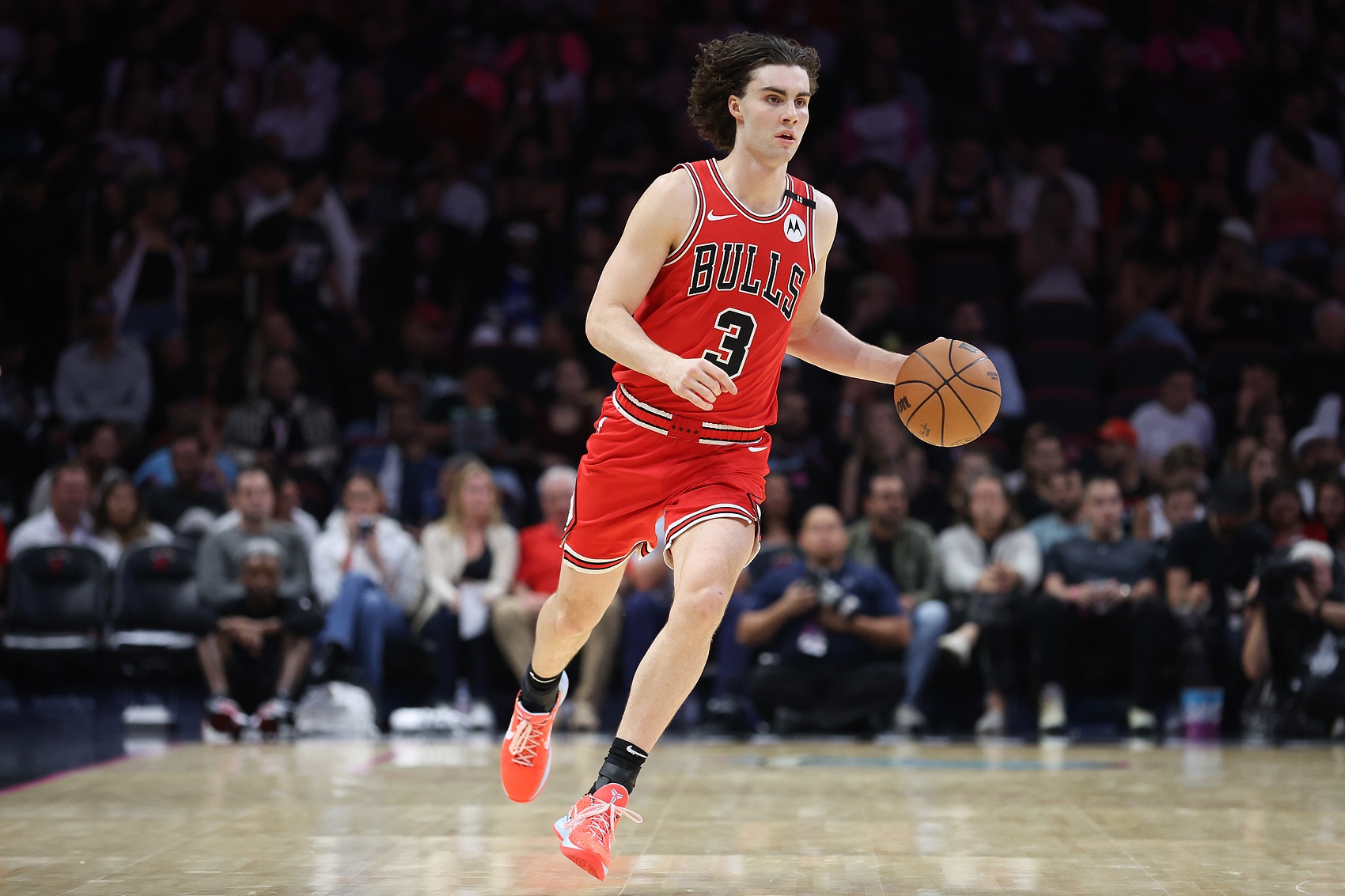 难搞🙃 公牛76人能拖完下个赛季 明年还能报价锁住吉迪格莱姆斯