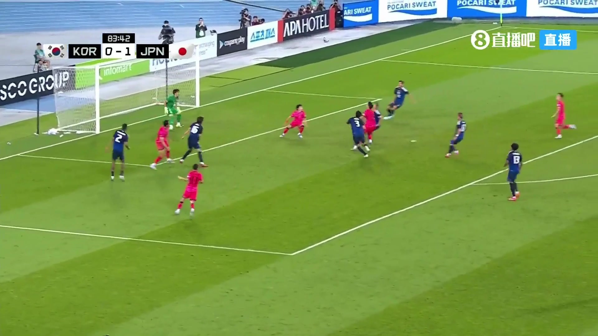 韩国球员李昊宰凌空侧钩，日本门将神级扑救力保球门不失