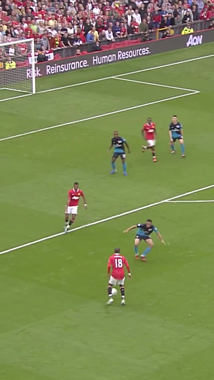 这球太帅了！阿什利扬：看我右脚为你画一道彩虹！