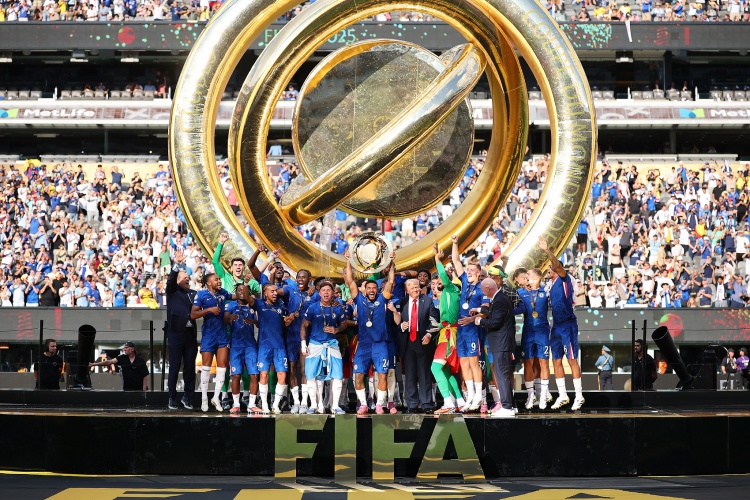 新华社：中国足球，离新版世俱杯有多远？