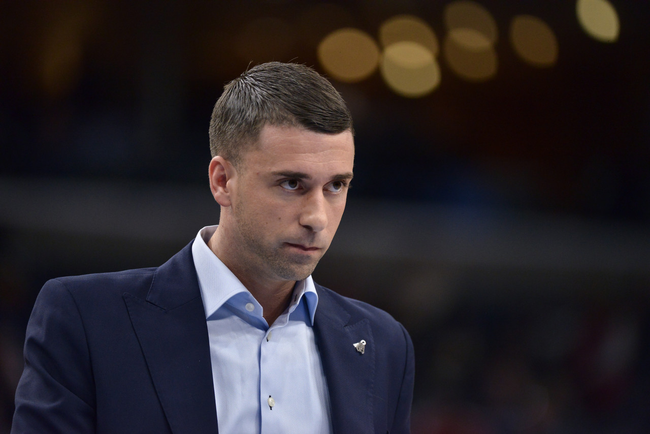 Scotto：灰熊将任命瑞安-桑德斯为球队首席助教 辅佐伊萨洛