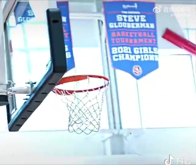 披着中锋外衣的后卫！恩比德算不算是中锋里技能包最为丰富的？