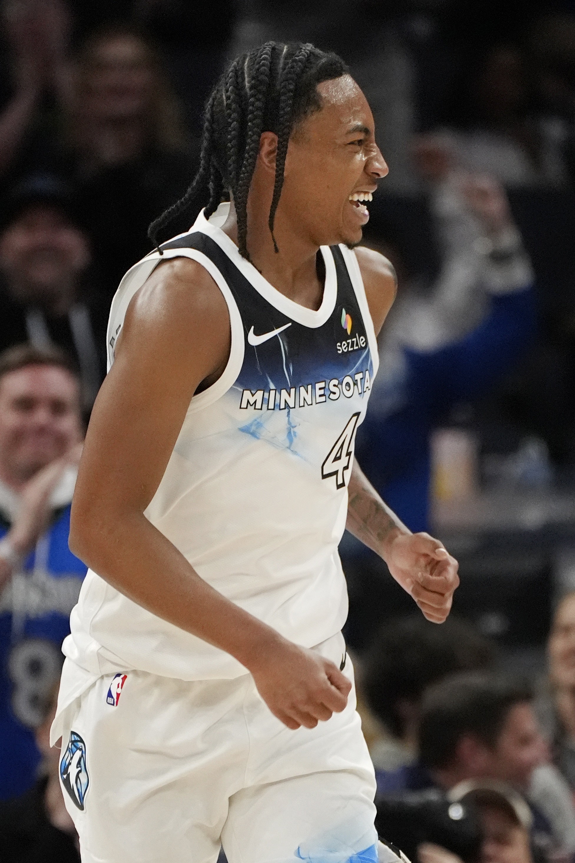 迪林厄姆：学习控卫是新体验 若能高水平掌握打任何位置都没问题