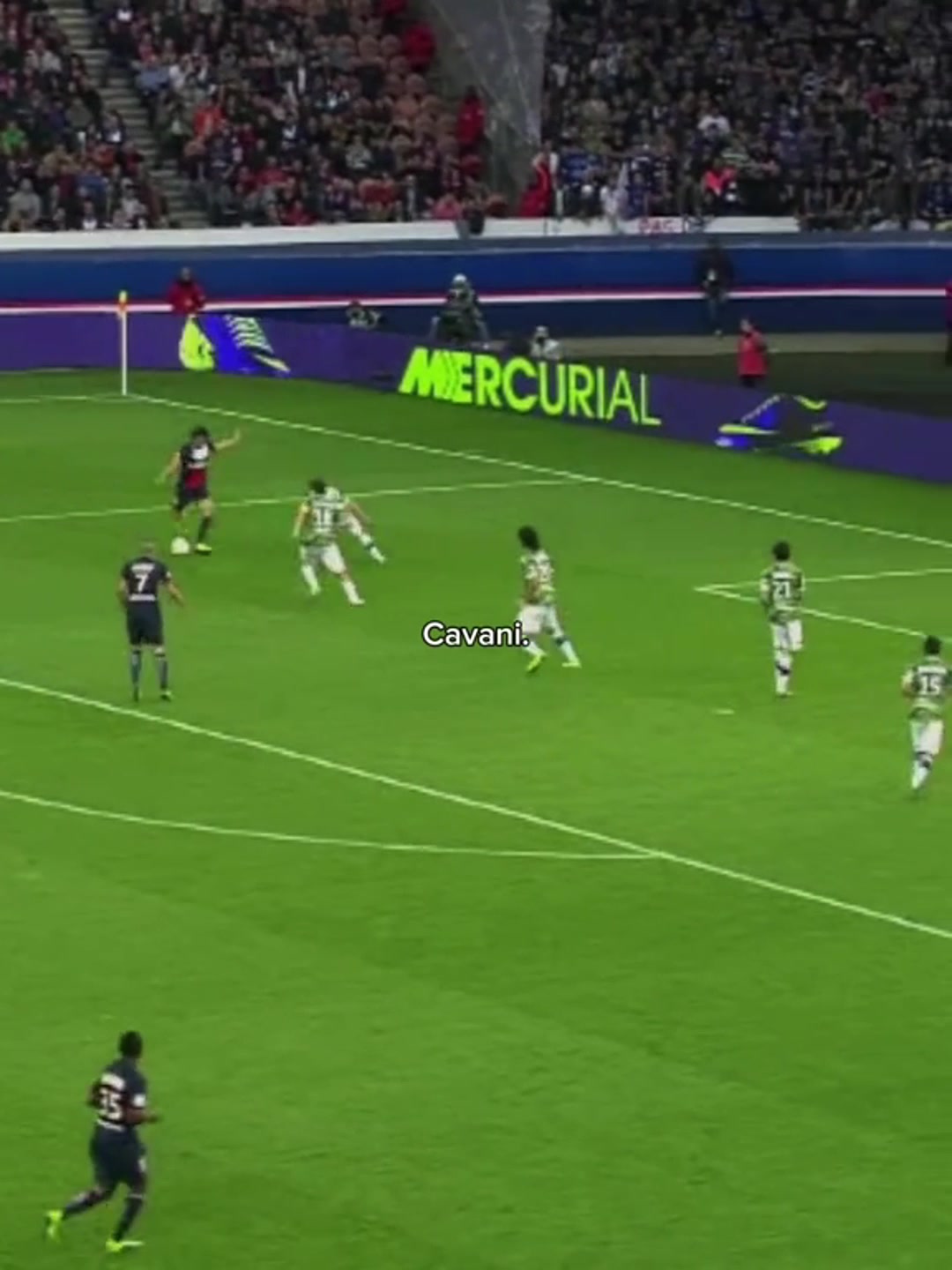 卡瓦尼这一扣有没有让你想起米利托欧冠决赛上的一锤定音？😱