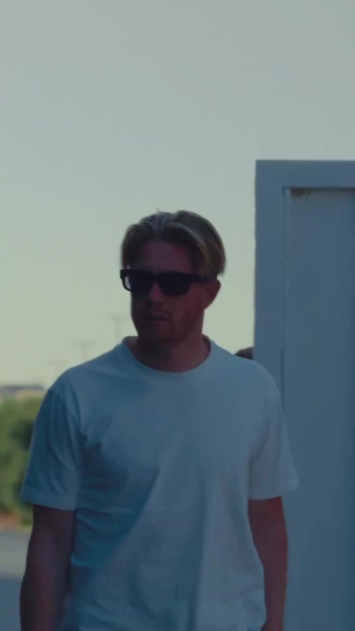 老熟人还是很多的！德布劳内在那不勒斯的第一天训练！