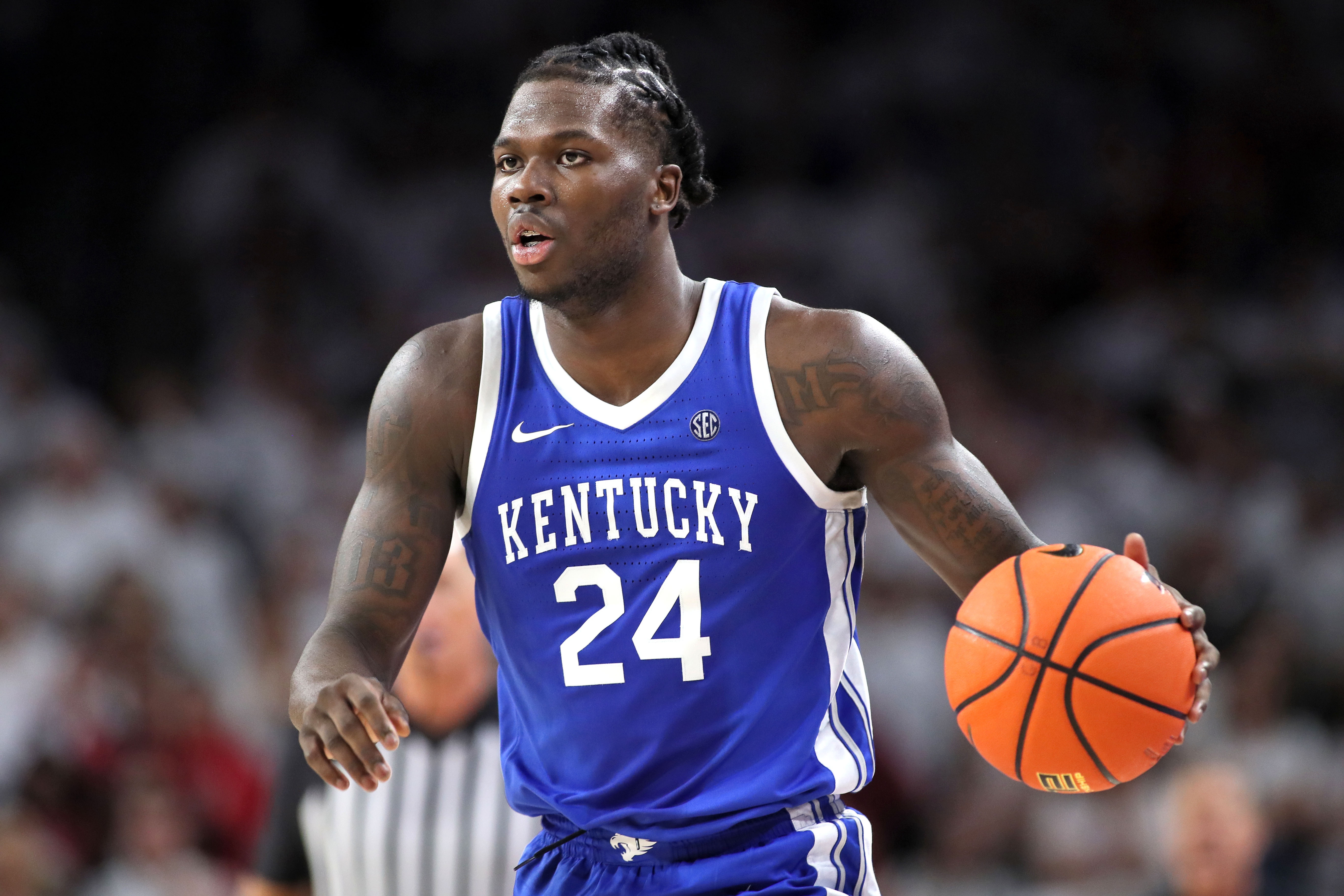 刚刚收获保障合同！克里斯-利文斯顿19中9砍全队最高23分外加5板