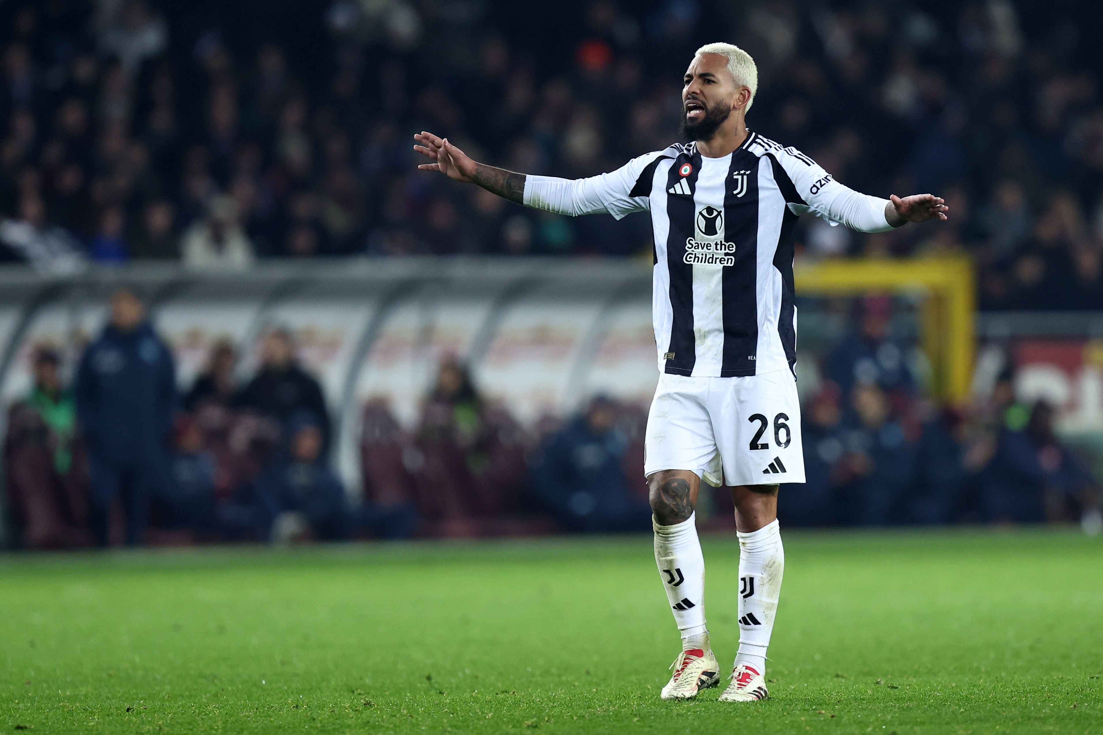 记者：埃弗顿击败西汉姆 接近租借+强制买断签尤文中场D-路易斯