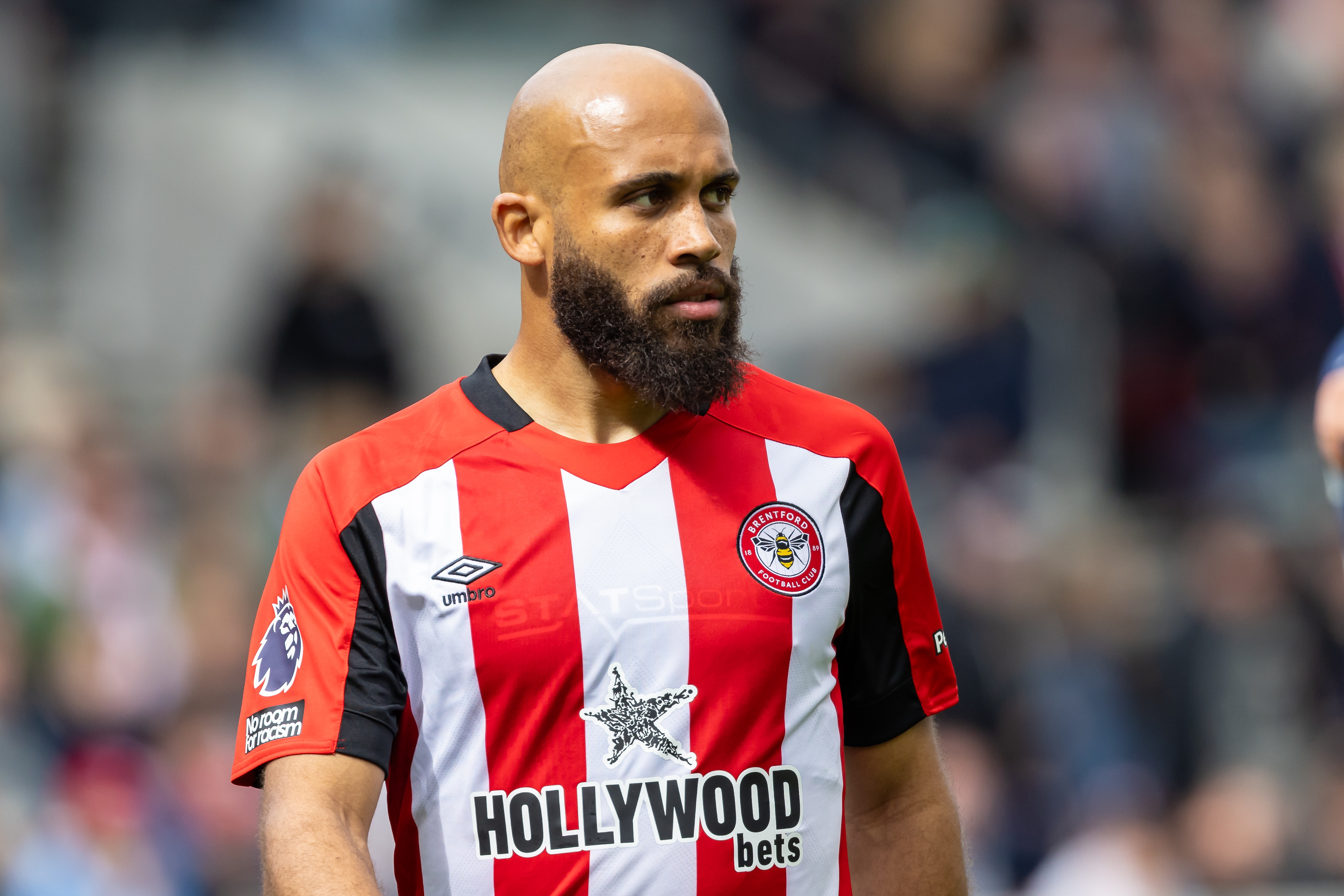 记者：曼联为签姆贝莫已送出第三次报价，交易有可能本周末完成