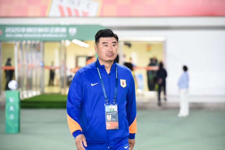 媒体人：泰山队已经通知几名比赛不多的球员可以离队和找队