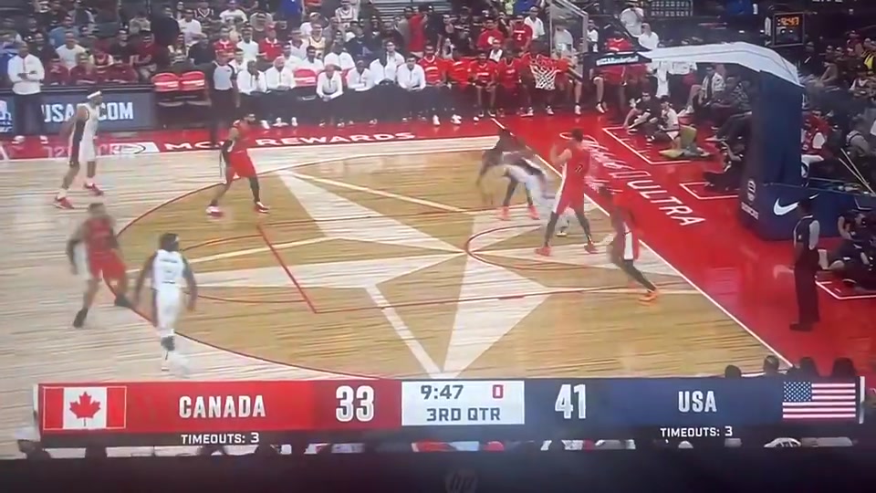 有点软！詹姆斯妙传空切的恩比德，结果后者空篮上飞😳