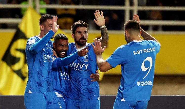 记者：利雅得新月已确认将肯定退出中国香港举行的沙特超级杯