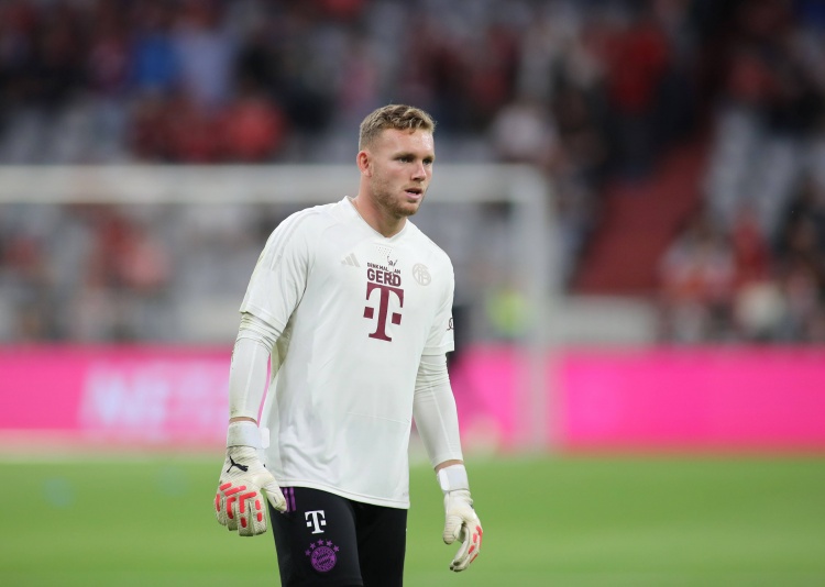 德天空：汉堡敲定租借拜仁门将佩雷茨交易，不含买断条款