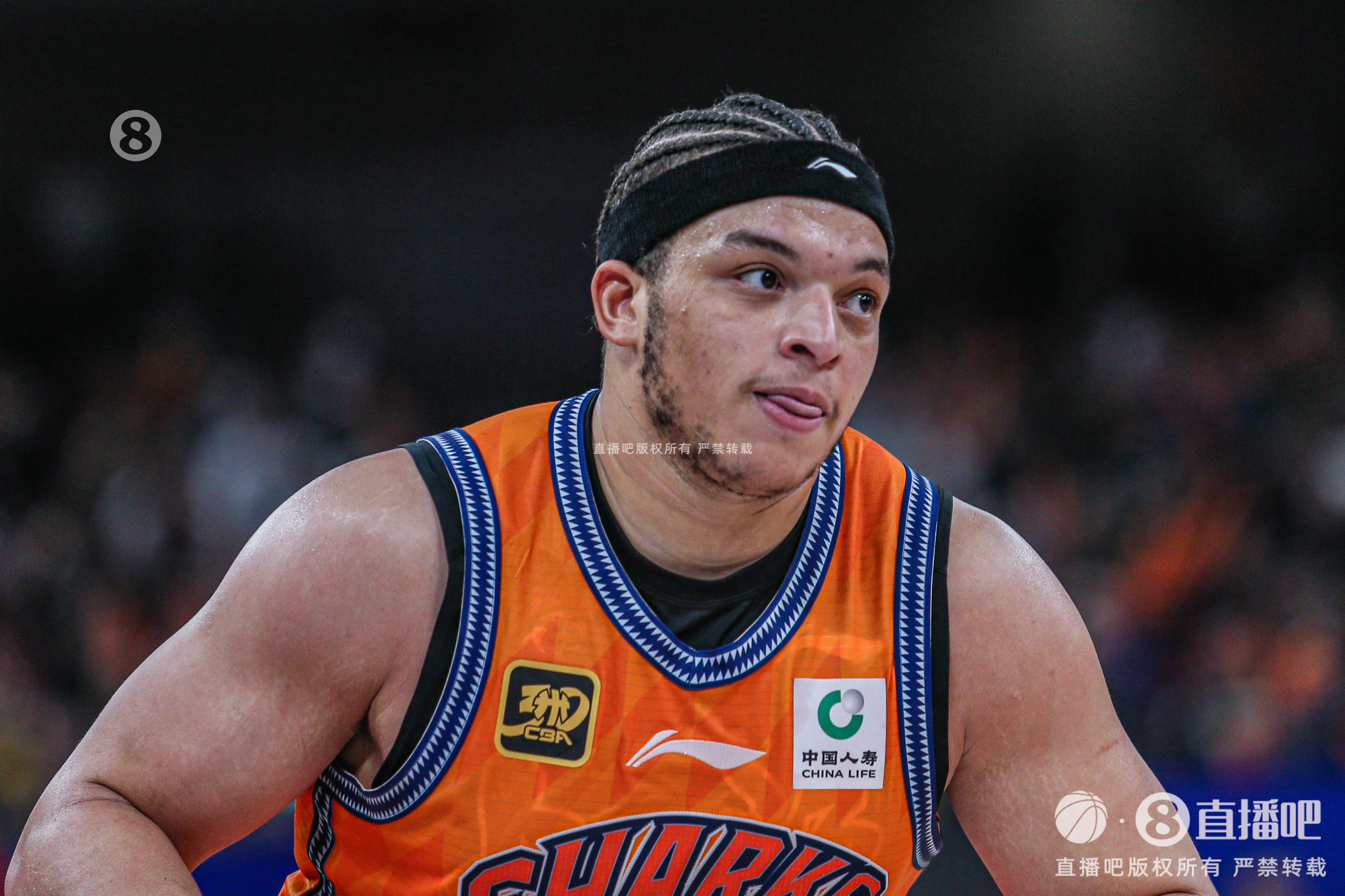 全能！小胖洛夫顿8中5得12分7板5助 另有3抢断1盖帽