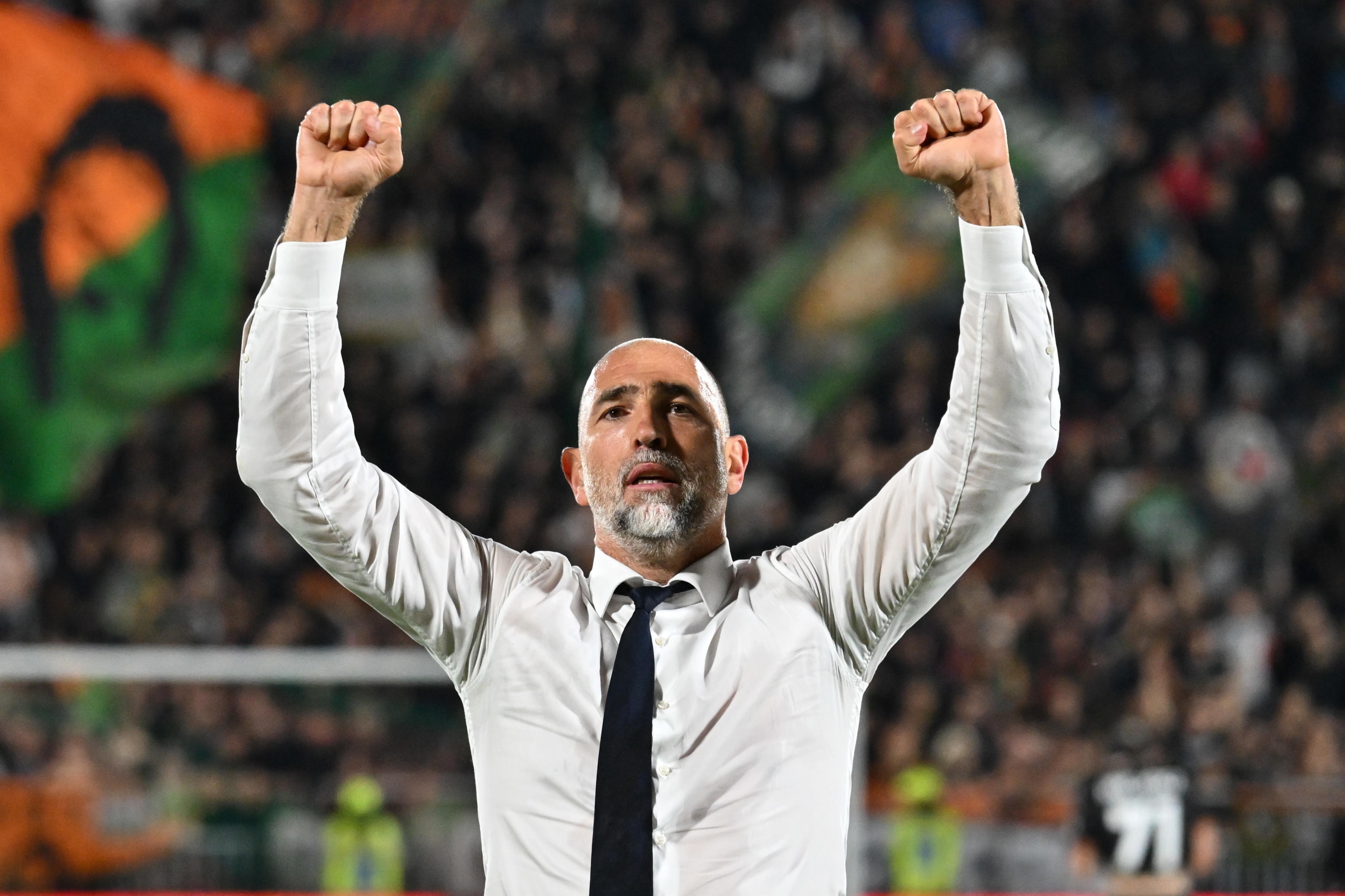 记者：图多尔开始扩充教练团队，已增加技术教练&体能教练各一人